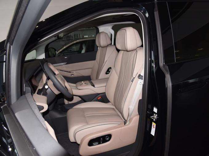 純粋な新エネルギーODM電気自動車 Xpeng X9 大空間モデル MPV EV 新車 2
