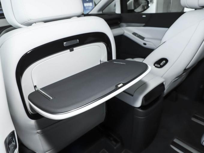 純粋な新エネルギーODM電気自動車 Xpeng X9 大空間モデル MPV EV 新車 10