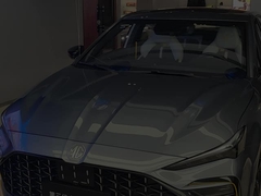 中国製の高速船ターボ 2WD DCT 電動MGカー 7Gears 燃料MG6 プロセダン 新車