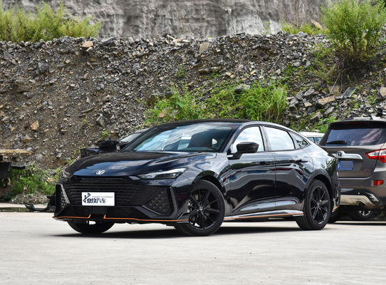 2024 OEM 高品質 138Kw チャン・アン EV チャン・アン UNI-V 188Ps 300Nm ガソリン ガソリン 燃料車