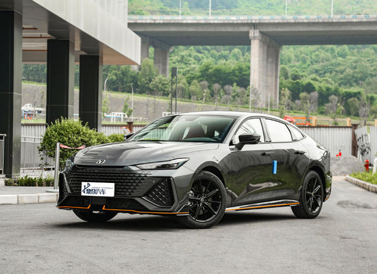 良い状態 スポーツ オートマティック チャン・アン EV チャン・アン UNI-V 5人座 5ドアガソリンカー